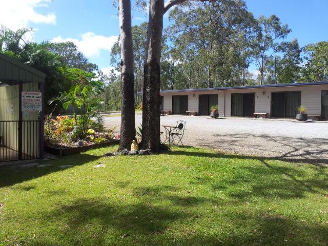 Greenacres Motel / Van Park Benaraby Exterior foto